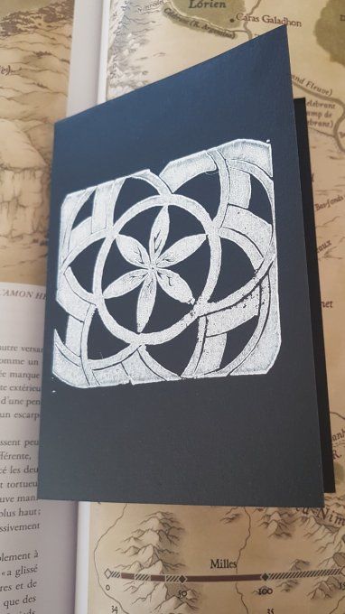 Carte rosace volutes blanche