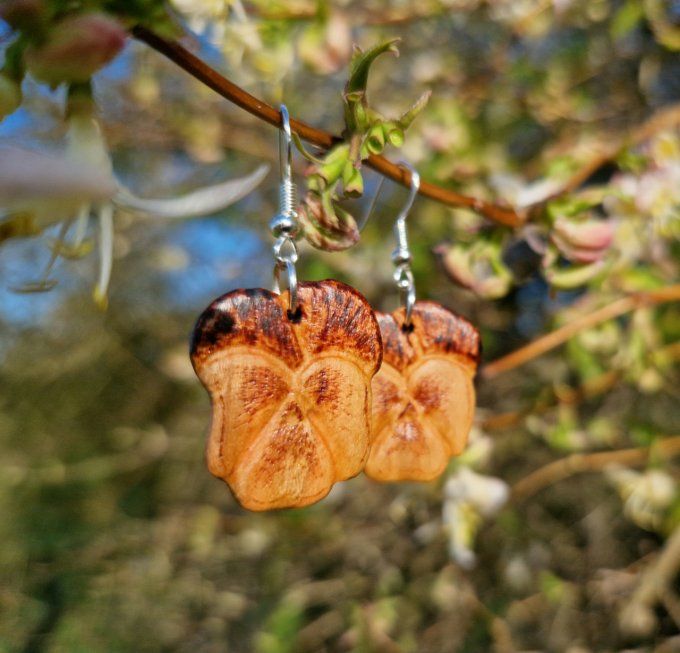 Boucles d'oreilles pensées