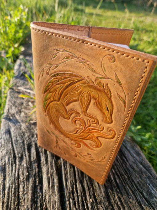 Couvre-livre dragon de bois