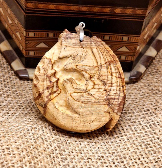 Pendentif dragon-loup 