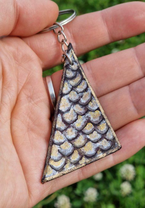 Porte clefs écailles de dragon Cendres