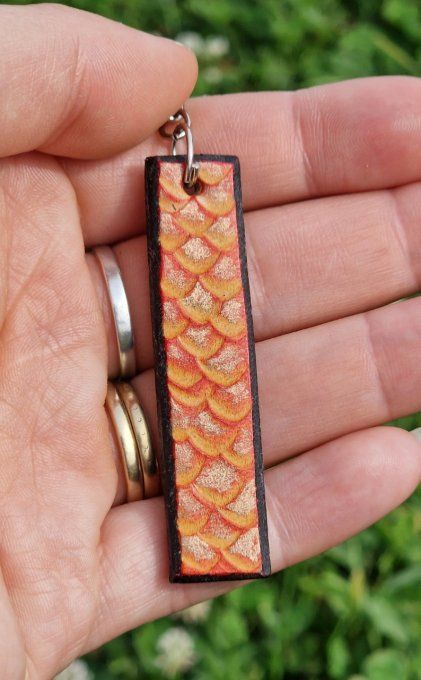 Porte clefs écailles de dragon Feu