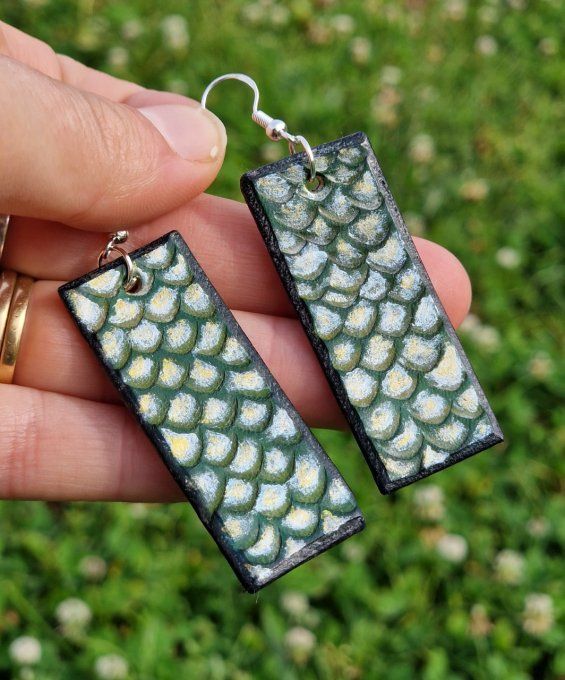 Boucles écailles de dragon d'eau