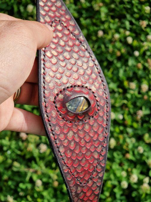 Bracelet écailles de dragon rouge et noir 