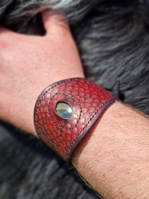 Bracelet écailles de dragon rouge et noir 
