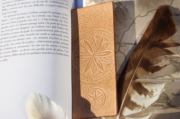 Marque-page rosace et écailles