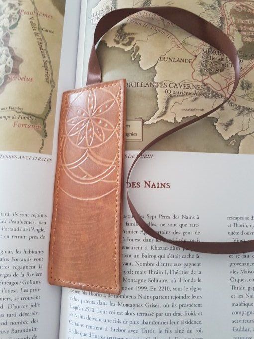 Marque-page signet luxe, rosace asymétrique