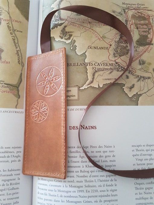 Marque-page signet luxe, rosace asymétrique